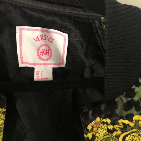 Versace for H&M Baroque Cropped Bomber Jacket - Picture 4 of 5